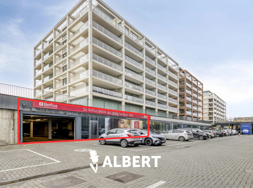 Handelspand / baanwinkel te huur in Oostende – 930 m² op commerciële toplocatie<br />
Bent u op zoek naar een handelspand te huur in Oostende met maxi