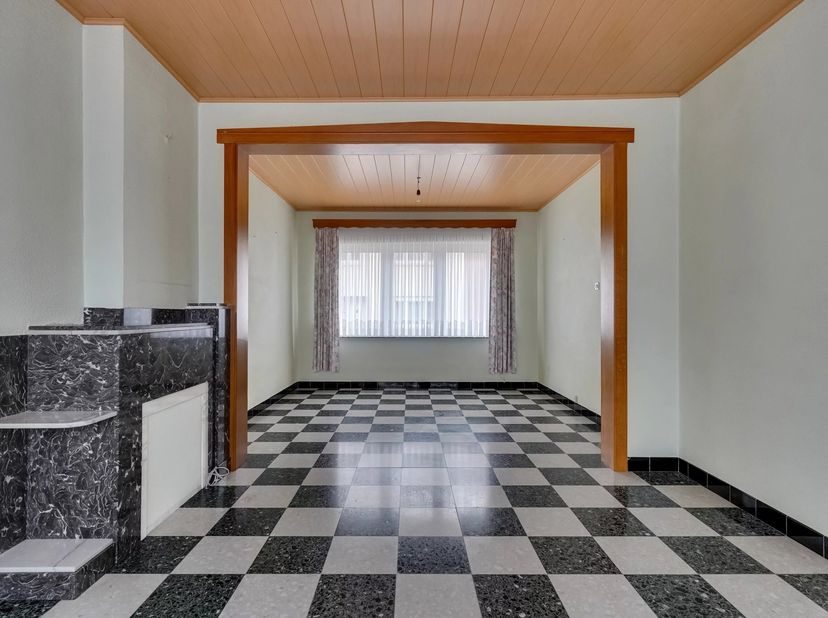 Rustig en landelijk gelegen in de Sint-Antoniusstraat 2A te 3770 Valmeer (Riemst) bevindt zich deze zeer goed onderhouden halfopen bebouwing met tal v