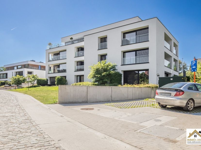Dit modern appartement met 1 slaapkamer bevindt zich op de eerste verdieping van een recente residentie in Kwatrecht, ideaal gelegen tussen Melle en W