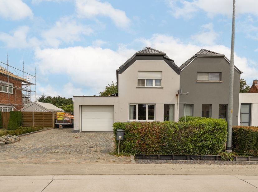 Lijfrente berekening:<br />
Boeket: 75.000 euro.<br />
Maandelijkse betaling bewoond: 560 euro.<br />
Maandelijkse betaling onbewoond: 1.360 euro.<br