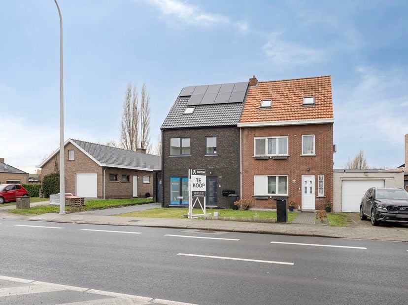 Nieuwe, ruime en energiezuinige HOB met tal van mogelijkheden als gezinswoning, praktijkwoning, kangoeroewoning... te koop te Ekeren - Leugenberg.<br