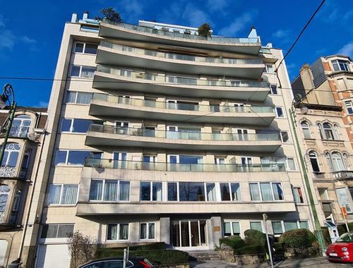                                         Appartement te huur in Ukkel, € 1.900
