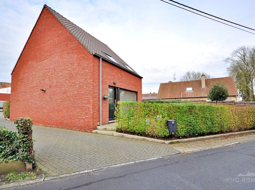 Huis te koop in Oudstrijdersstraat 1,
                    8570 Anzegem