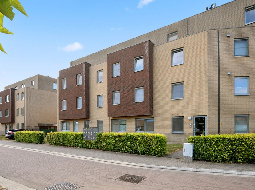 Op de derde verdieping van een verzorgd appartementsgebouw bevindt zich dit charmante en instapklare éénslaapkamerappartement. Gelegen nabij het centr