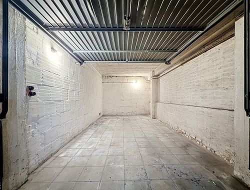                                         Garagebox te koop in Etterbeek, € 40.000
