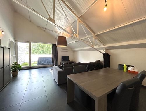                                         Appartement à louer à Oostrozebeke, € 660
