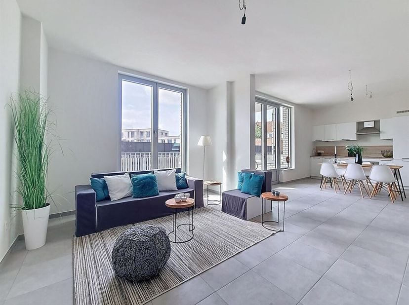 KNAP APP. MET 2 SLKS + TERRAS OP EEN TOPLOCATIE IN ANTWERPEN<br />
In de residentiële wijk Zurenborg in het zuidoosten van de stad Antwerpen treffen w