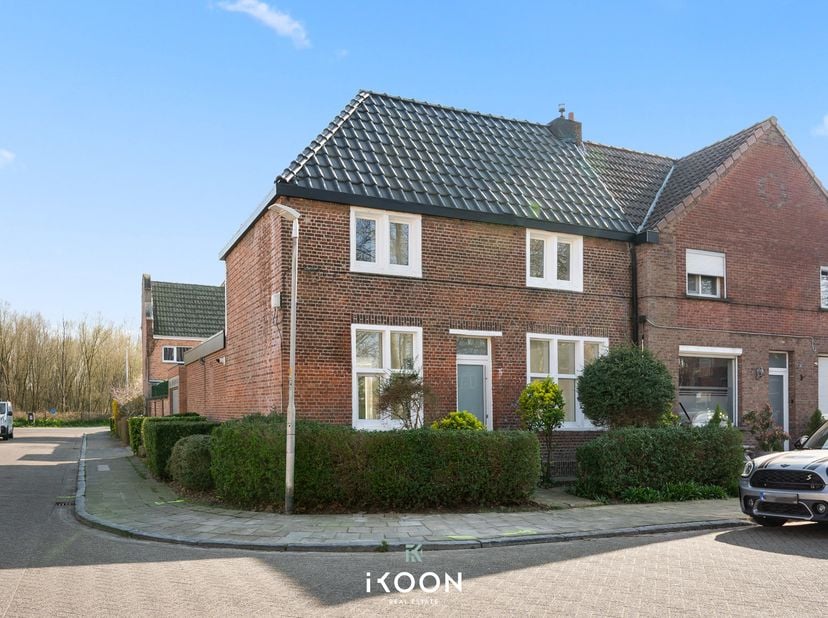 Op zoek naar een instapklare woning op een rustige, kindvriendelijke ligging? <br />
Deze volledig gerenoveerde woning aan het Achturenplein in Niel b