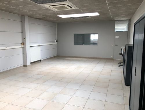                                         Kantoor te huur in Maldegem, € 500
