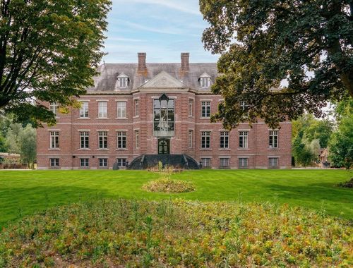                             Kantoor met woning te koop in Zonnebeke
