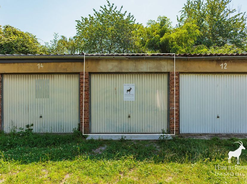 Referentie agentschap: V6031-1823<br />
L'Étude des Propriétaires biedt u deze garage aan, gelegen in Charleroi.<br />
Dit pand is zeer vlot bereikbaa