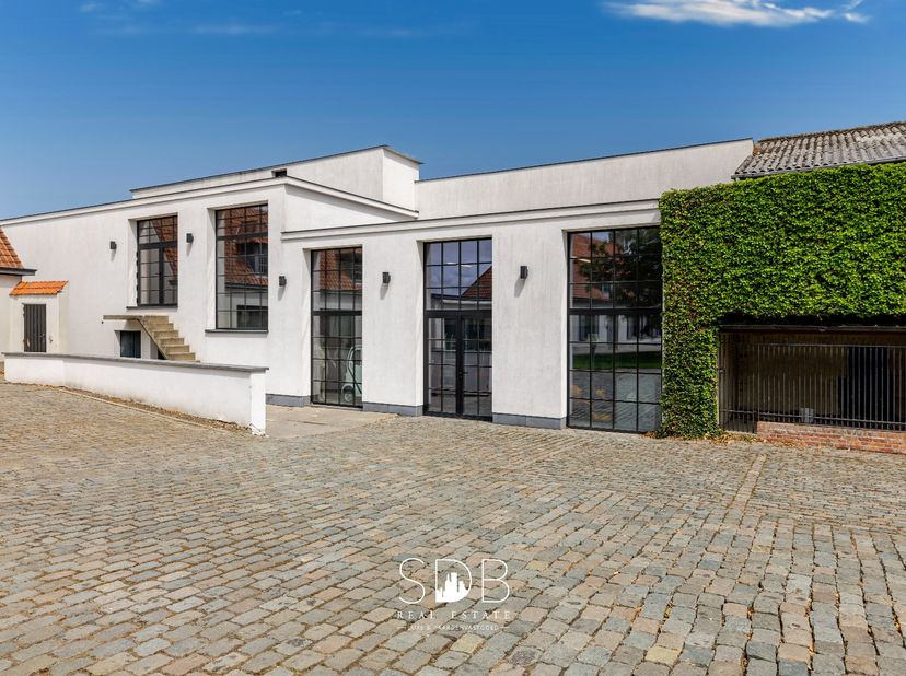 Bedrijfsvastgoed te koop in ,
                    8850 Ardooie