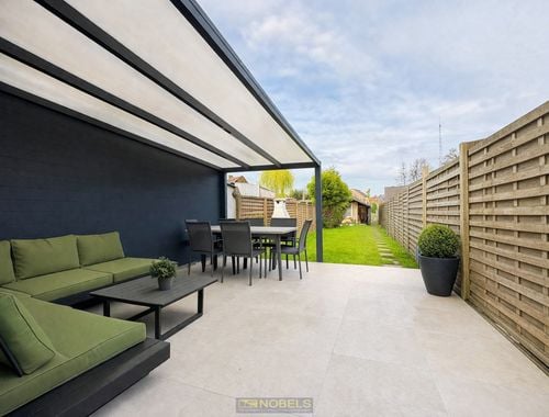                                         Maison à vendre à Sint-Eloois-Vijve, € 299.000

