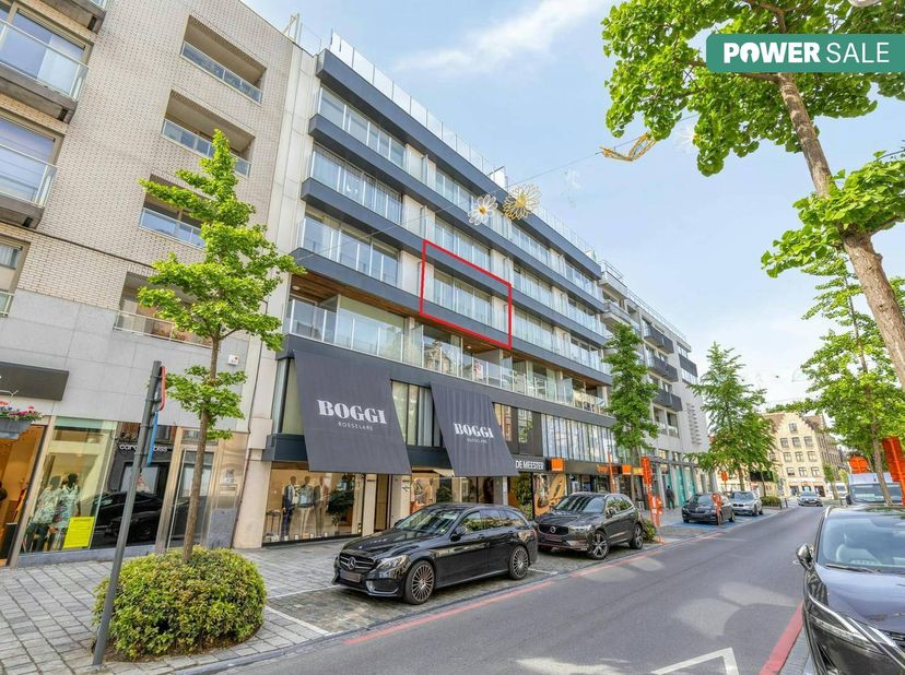 Appartement spacieux et bien entretenu à vendre avec 2 chambres au cœur de Roeselare<br />
<br />
Cet appartement bien entretenu d'une surface habitab