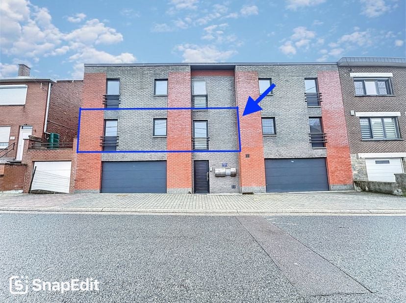 L'agence Skyimmo a le plaisir de vous présenter ce superbe appartement idéalement situé dans une magnifique résidence à Soumagne.<br />
Cet appartemen