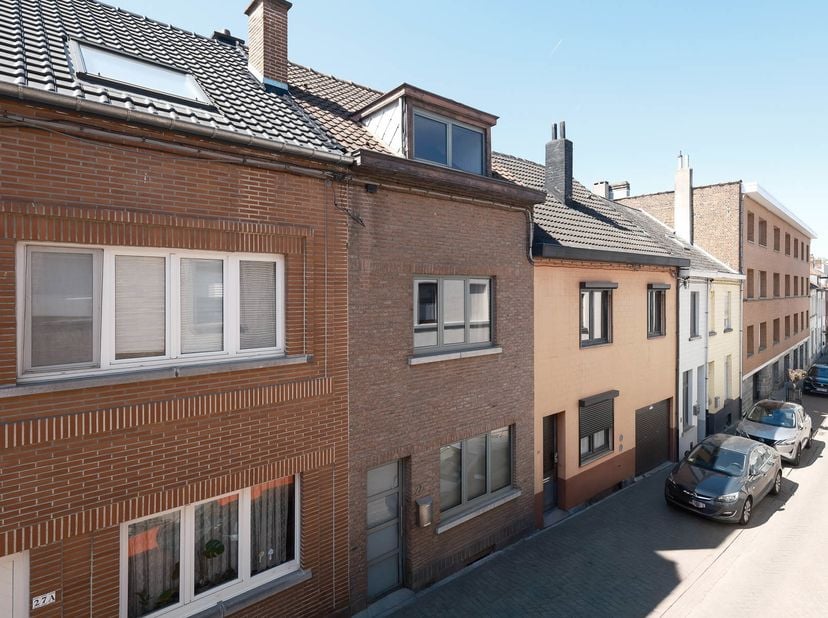 À vendre : Maison de rangée charmante au cœur de Tervuren<br />
Adresse : Gemeentestraat 27, 3080 Tervuren<br />
Prix demandé : €419.000<br />
Surface