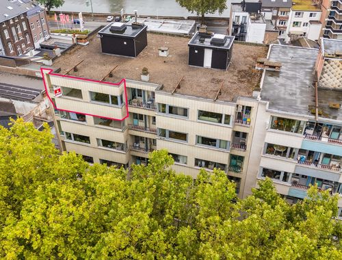                                         Penthouse te koop in Liège, € 159.000
