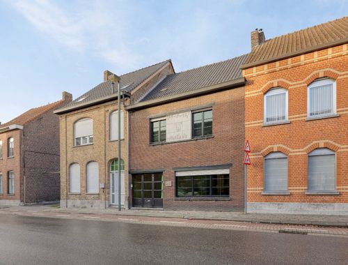                                         Eengezinswoning te koop in Sint-Baafs-Vijve, € 225.000
