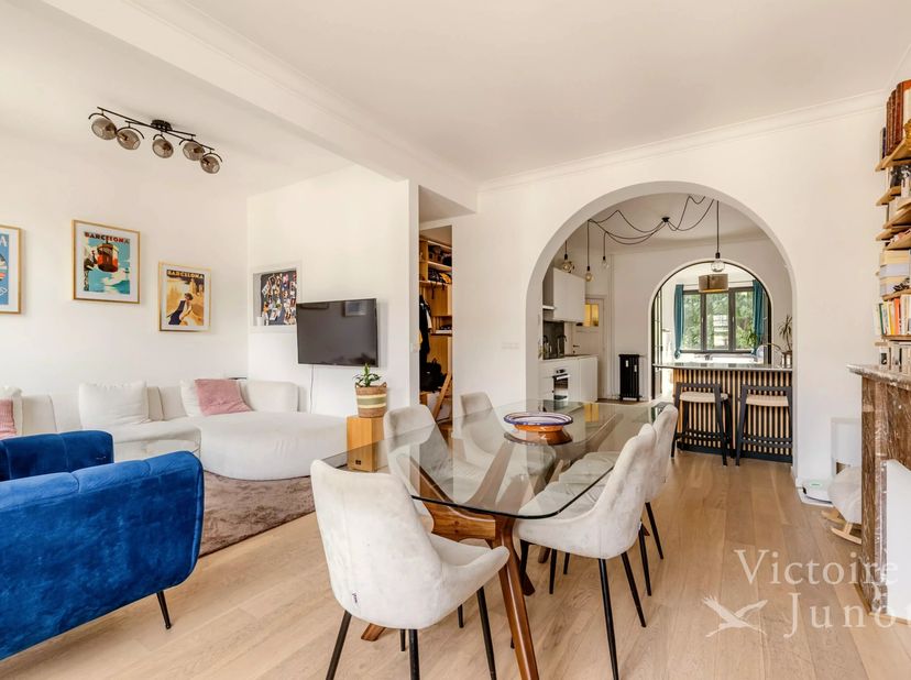 Appartement te koop in ,
                    1190 Vorst