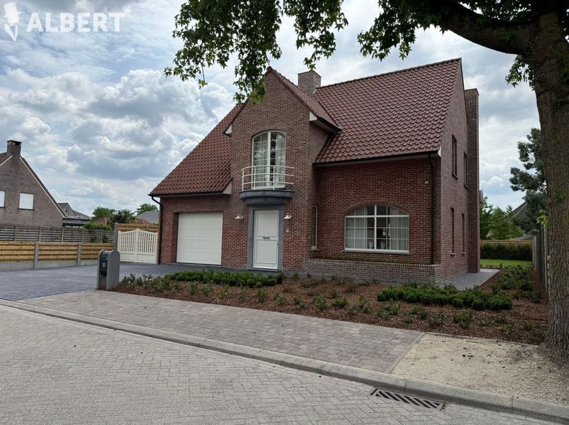 Om u kandidaat te stellen als huurder, verzoeken we via onderstaande link in te loggen, druk op de rode knop "Bezoek aanvragen" en vul uw <br />
huurp