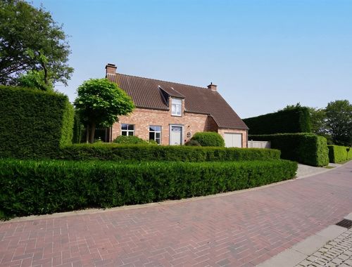                                         Villa te koop in Bellegem, € 875.000
