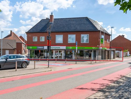                                         Handelsgelijkvloers te koop in Hulste, € 489.000
