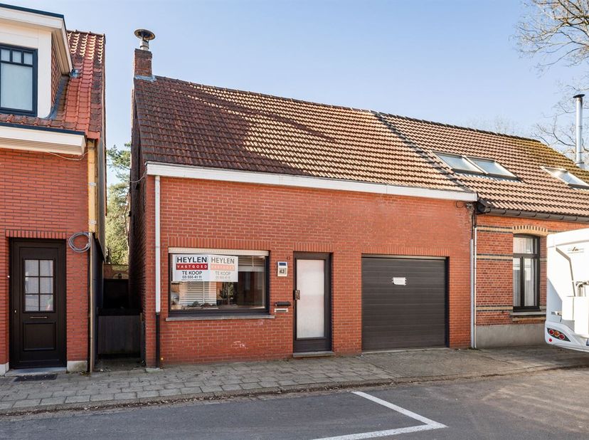 Openhuizendag op zaterdag 13 juni van 15u30 - 16u30<br />
Te renoveren woning met zonnige tuin op centrale ligging te Schilde. <br />
Op zoek naar een