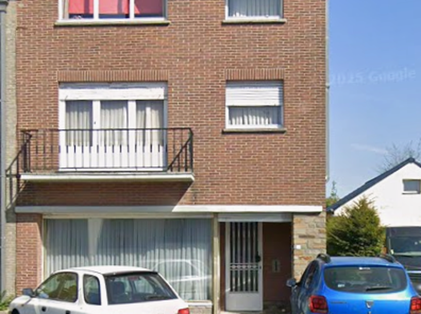 # Immeuble commercial avec habitation à vendre au cœur de Herk-de-Stad<br />
<br />
**Prix demandé : 349.000 €**<br />
<br />
Vous êtes à la recherche