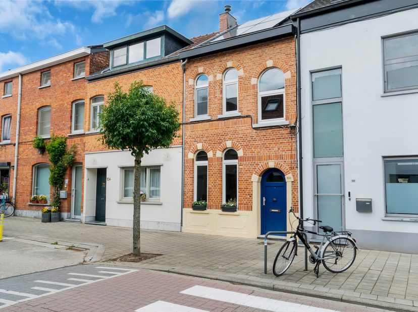 Welkom op de Plantenstraat 106 in Hasselt.<br />
<br />
Bent u op zoek naar een karaktervolle, instapklare woning op een toplocatie in Hasselt? Dan za