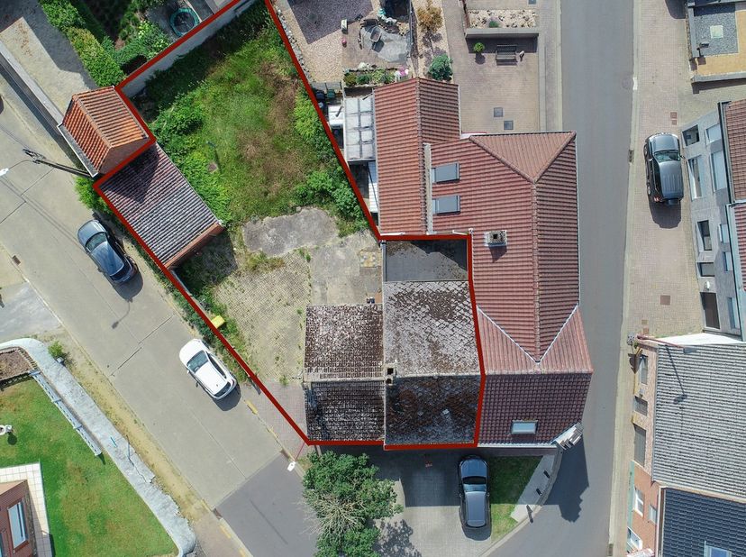 Algemeen<br />
<br />
Deze te renoveren halfopen bebouwing is gelegen aan de Houwaartstraat 452 te Scherpenheuvel en biedt een uitstekende opportunite