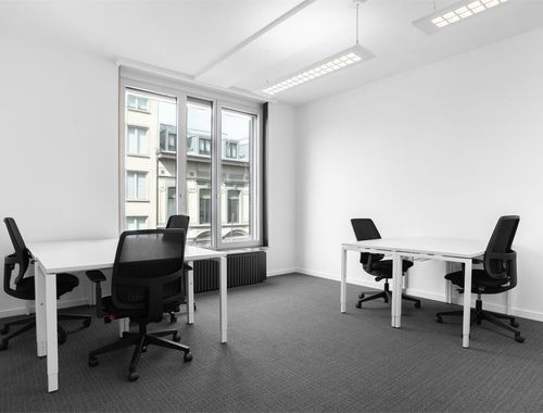                                         Kantoor te huur in Elsene, € 1.649
