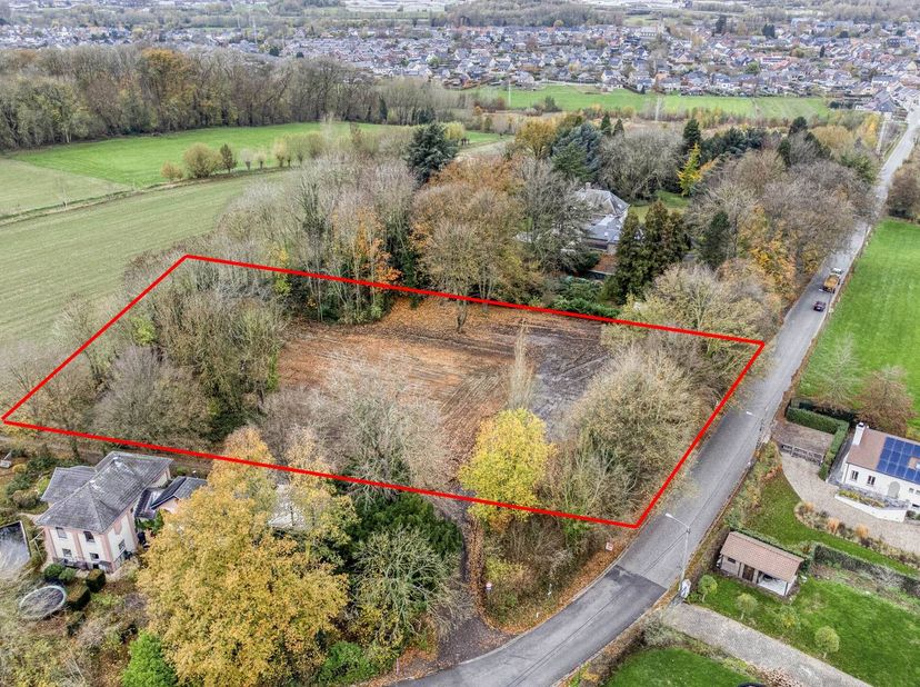 Deze unieke bouwgrond (5792m²) aan de Katteberg te Oudenaarde is gelegen volledig in het groen en geniet van een prachtig uitzicht. <br />
Doordat het