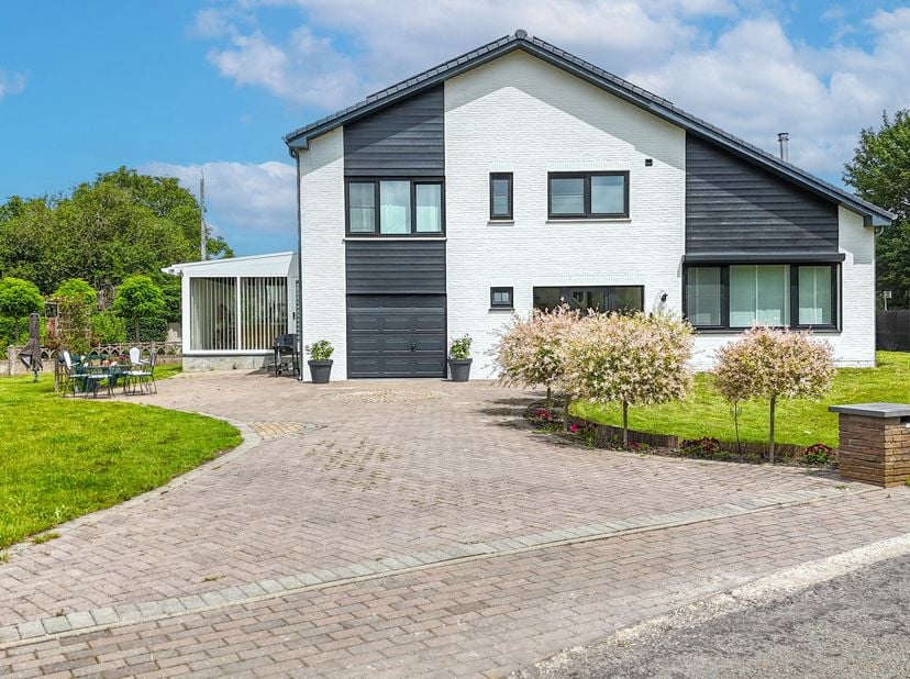 Bij ImmoFusion 7/7 “open huis” : klik op onze 3D-TOUR.<br />
Ervaar vastgoed alsof je er zelf doorloopt!<br />
Bent u op zoek naar een instapklare won
