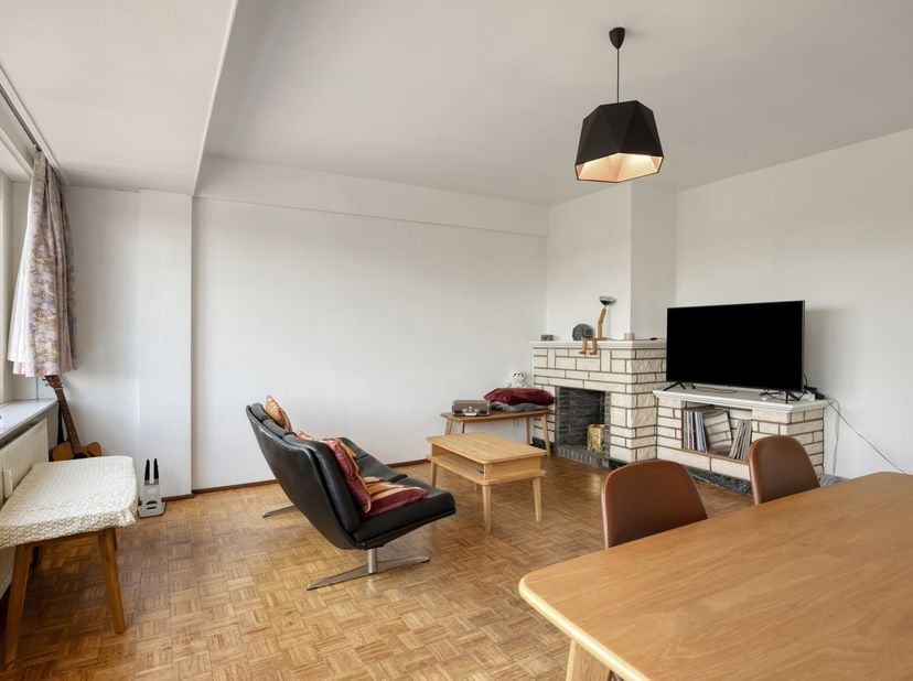 Ruim 1-slaapkamer appartement op een zeer gunstige locatie in nabijheid van winkels, scholen, openbaar vervoer, centrum aalst en op- en afrittencomple