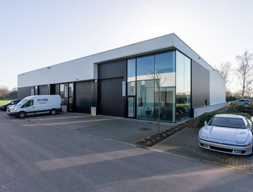                                         Usage mixte à vendre à Tessenderlo, € 360.000
