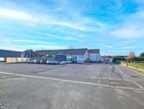                                         Commerce à vendre à Roeselare, € 975.000
