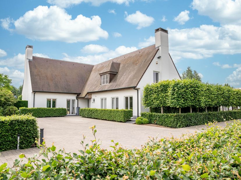 Huis te koop in Hogeschuurstraat 5,
                    8800 Roeselare
