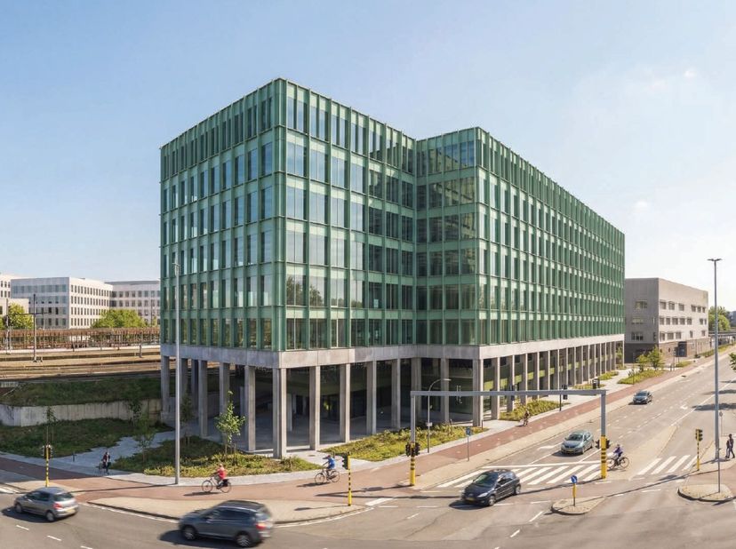 Bedrijfsvastgoed te huur in ,
                    2600 Berchem