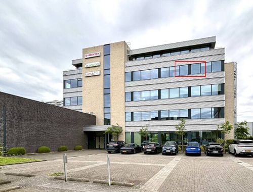                                         Bureaux à louer à Hasselt, € 504
