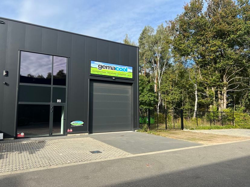 Bien professionnel à vendre
                    à 3600 Genk