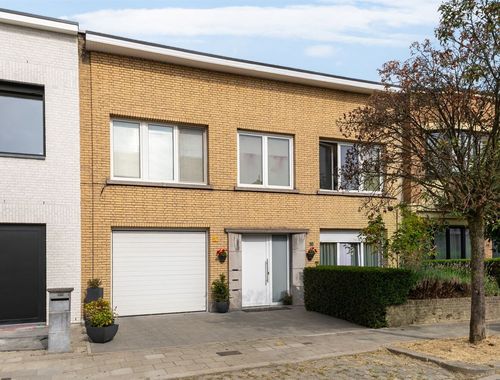                                         Immeuble d’appartements à vendre à Borgerhout, € 699.000
