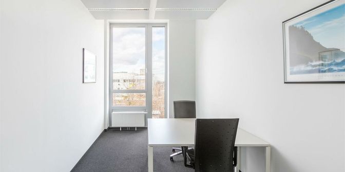 Bien professionnel à louer à Chaussée de Liège 624A, 5100 Jambes