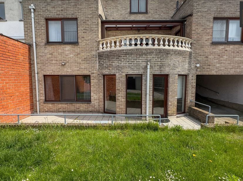 Unique Properties verkoopt dit gezellig appartement met garagebox in het hart van Scherpenheuvel!<br />
Op een rustige en centrale ligging in de Konin