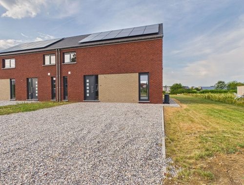                                         Woning te huur in Bois-de-Villers, € 1.380
