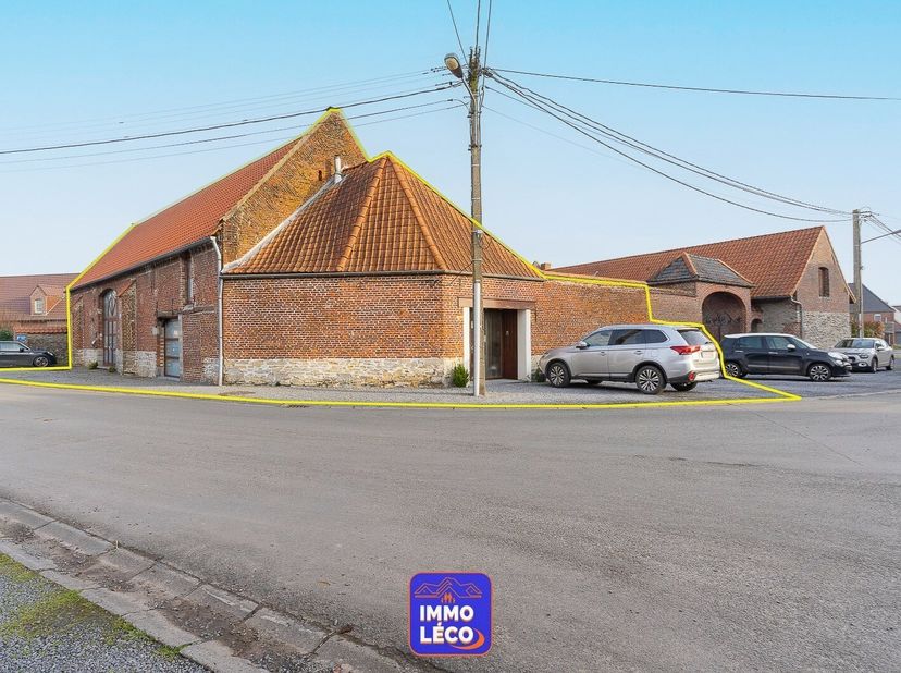 Découvrez ce charmant corps de ferme aménagé en chambres d'hôtes &amp; espace bien-être au cur de la pittoresque campagne Tournaisienne ! Avec ses 510 m²