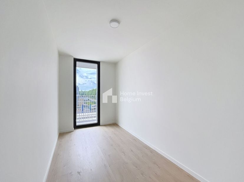 OPEN HUISDAGEN op 26 en 27 augustus 2025. SCHRIJF JE HIER in: https://homeinvest.be/fr/immeubles/city-dox/ <br />
Prachtig appartement in een luxe geb