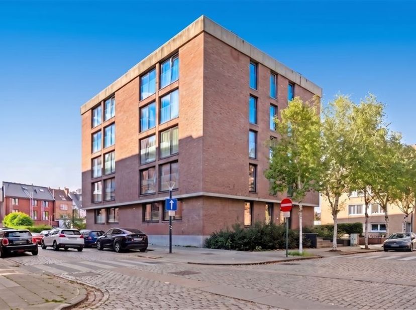 JOURNÉE PORTES OUVERTES : samedi 22 août. Cet appartement meublé peut être visité sans engagement le samedi 22 août entre 9 h 15 et 10 h 15. Vous êtes