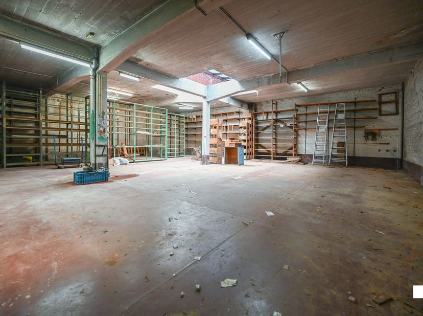 Bedrijfsvastgoed te koop in Brugsesteenweg 59,
                    8500 Kortrijk