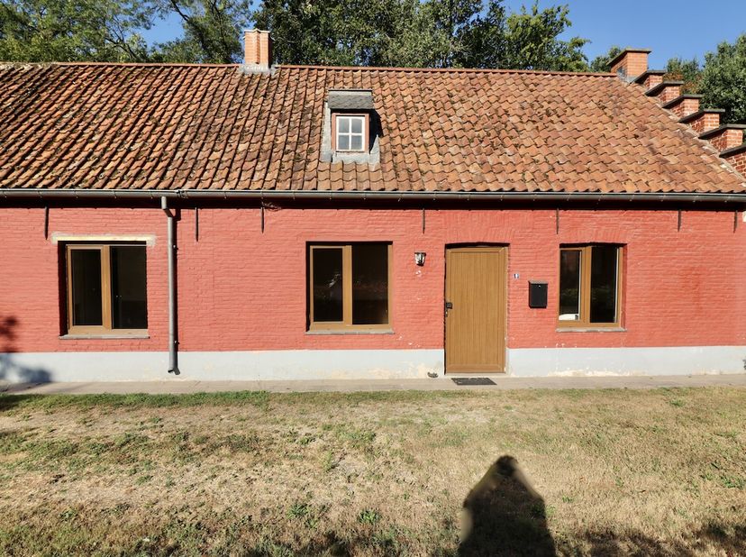 Een bijzondere woonbeleving in het groen, waar karakter, rust en ruimte elkaar ontmoeten.<br />
<br />
In een uitzonderlijke en idyllische omgeving, m
