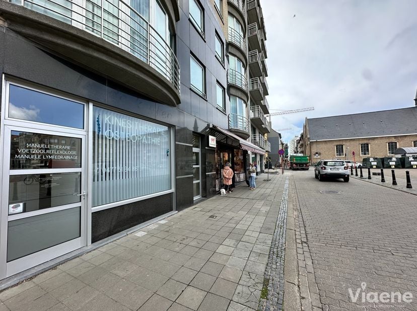 Bedrijfsvastgoed te huur in Kapucijnenstraat 4,
                    8400 Oostende